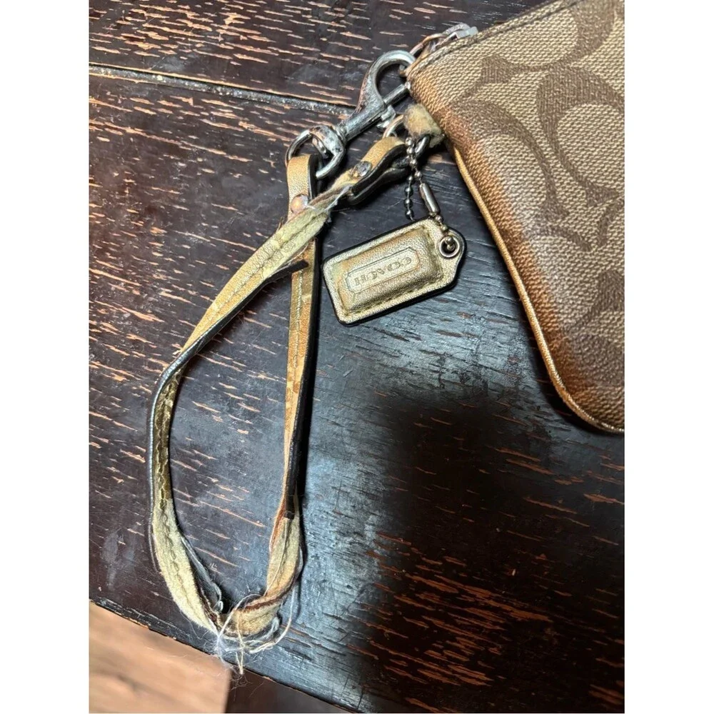coach wristlet wallet